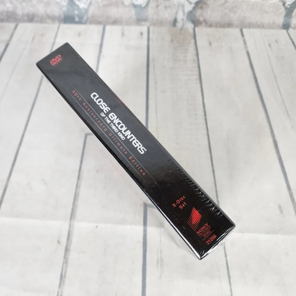 Close Encounters of the Third  Kind 30th Anniversary Ultimate Edition DVD - Picture 3 of 9